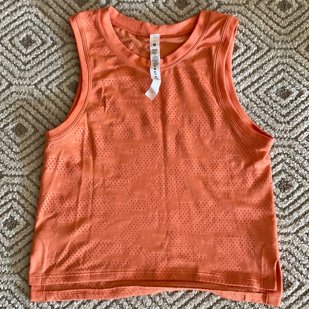Lululemon “train to Be Tank Top” camo